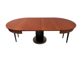 Art Deco Modernist Round Extendable Dining Room Table by Hendrik Wouda, 1931